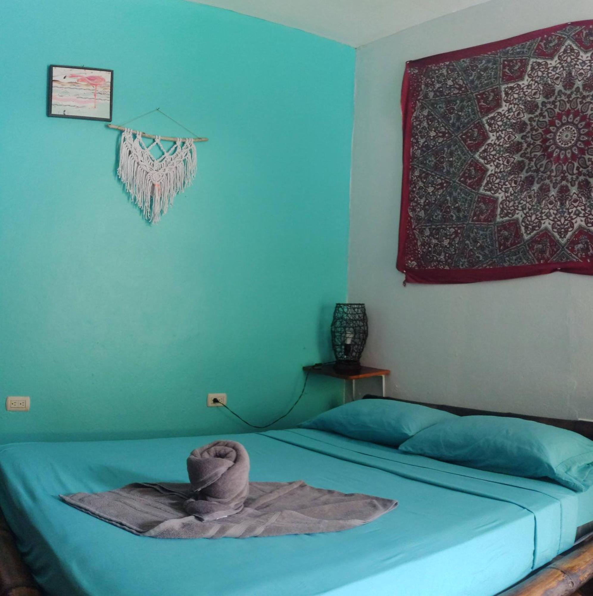Cool Vibes Beach Hostel Dominical Exterior photo